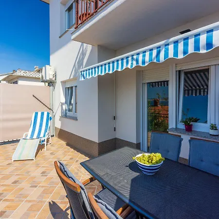 Hundefreundliches Nur 150 Meter Zum Mit Meerblick, Bbq, Wifi Apartament *