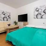 Hundefreundliches Nur 150 Meter Zum Mit Meerblick, Bbq, Wifi * Драмаль