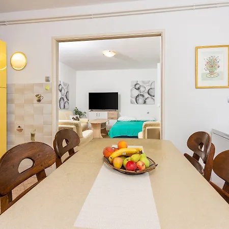 Apartment Hundefreundliches Nur 150 Meter Zum Mit Meerblick, Bbq, Wifi Dramalj